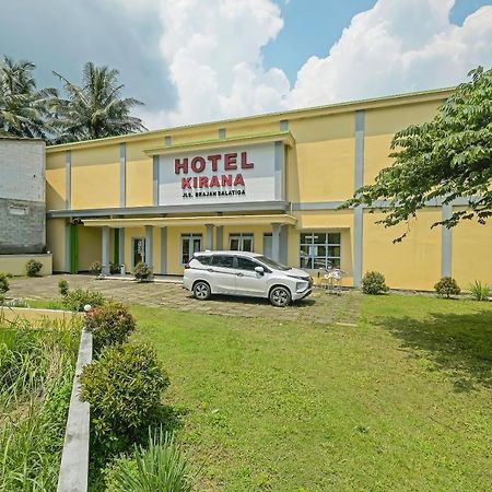 Oyo 92483 Hotel Kirana 沙拉迪加 外观 照片