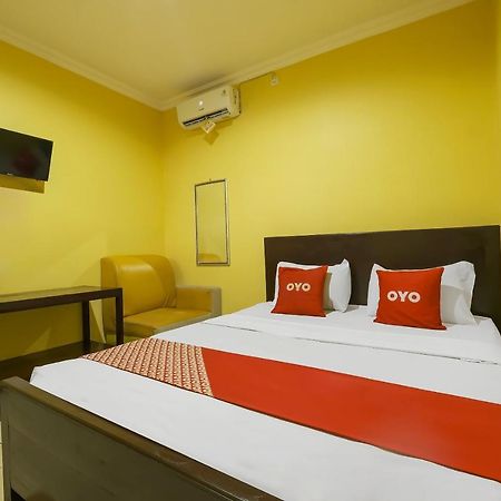 Oyo 92483 Hotel Kirana 沙拉迪加 外观 照片