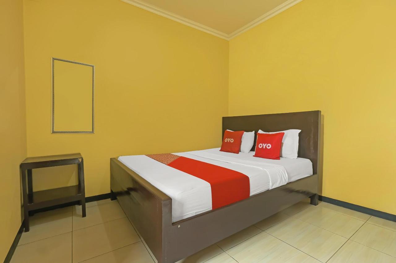 Oyo 92483 Hotel Kirana 沙拉迪加 外观 照片