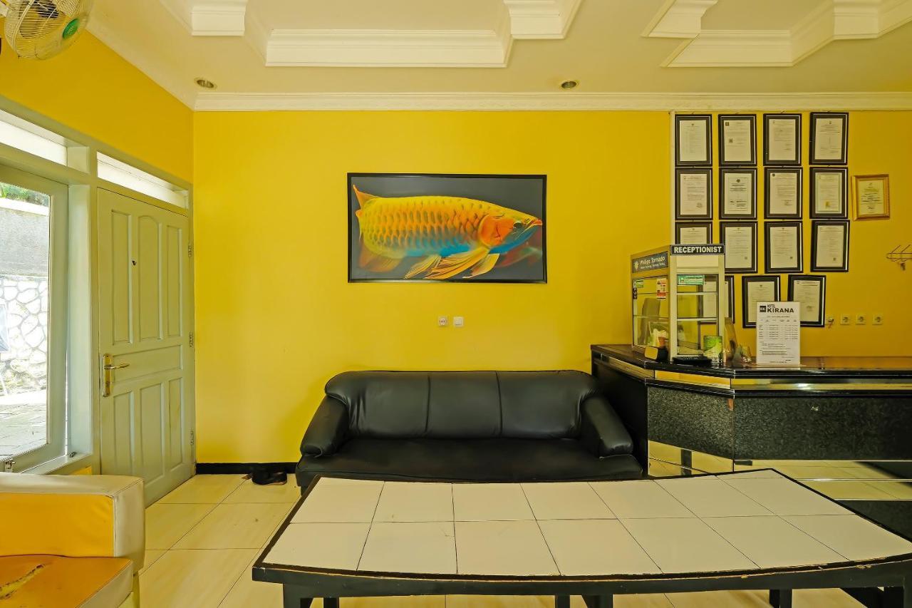 Oyo 92483 Hotel Kirana 沙拉迪加 外观 照片