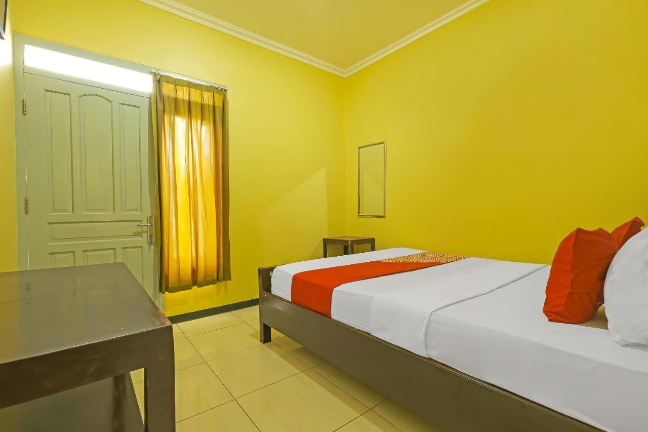Oyo 92483 Hotel Kirana 沙拉迪加 外观 照片