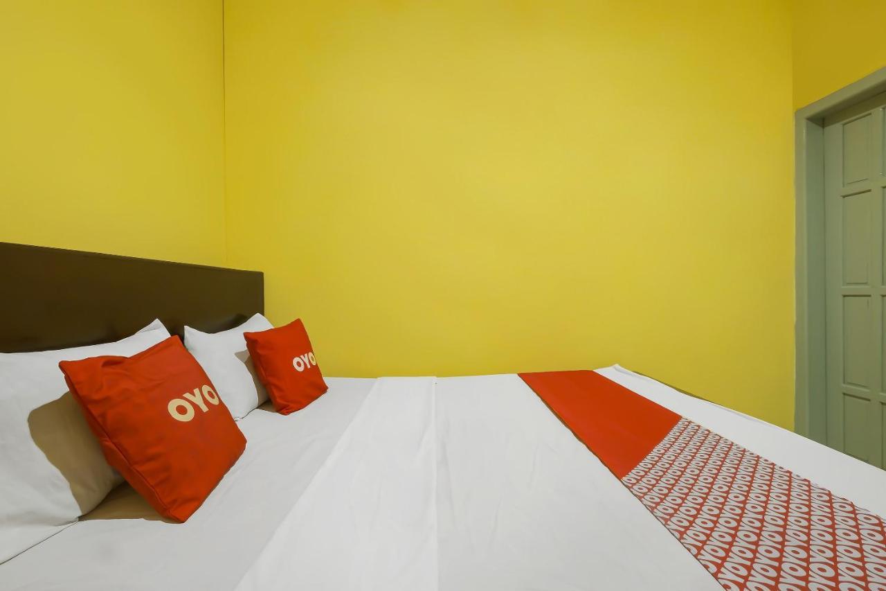 Oyo 92483 Hotel Kirana 沙拉迪加 外观 照片