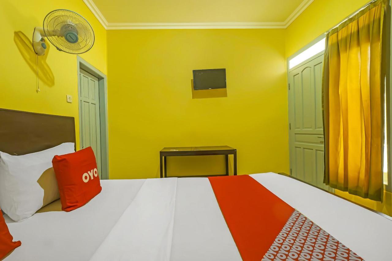 Oyo 92483 Hotel Kirana 沙拉迪加 外观 照片